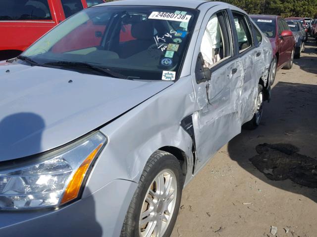 1FAHP35N28W135192 - 2008 FORD FOCUS SE SILVER photo 9