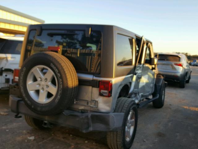 1C4BJWDG6GL189164 - 2016 JEEP WRANGLER U SILVER photo 4