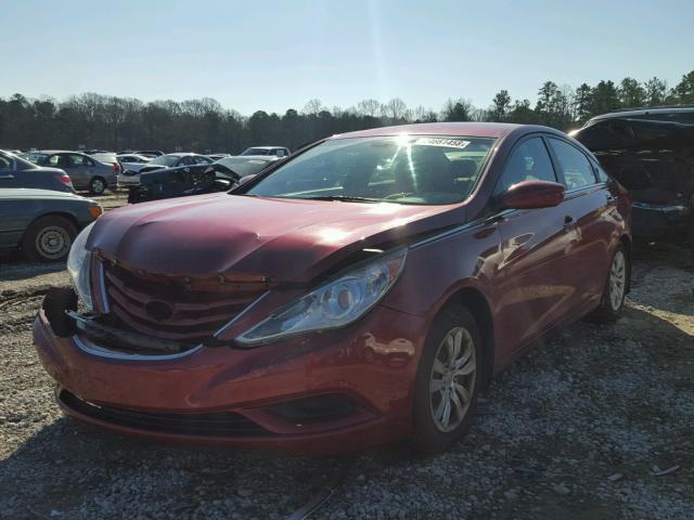 5NPEB4AC8BH238085 - 2011 HYUNDAI SONATA GLS RED photo 2