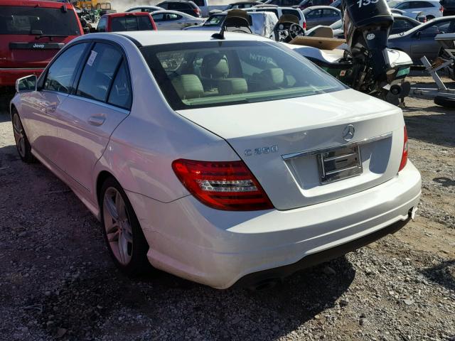 WDDGF4HB8CA622117 - 2012 MERCEDES-BENZ C 250 WHITE photo 3