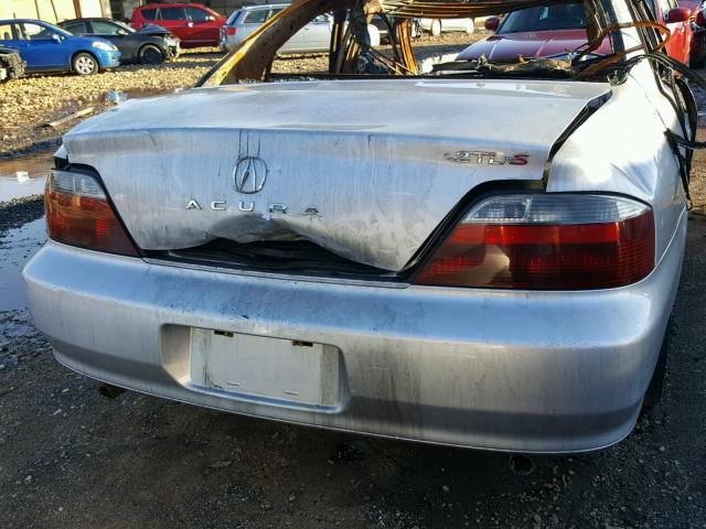 19UUA56832A007550 - 2002 ACURA 3.2TL TYPE SILVER photo 10