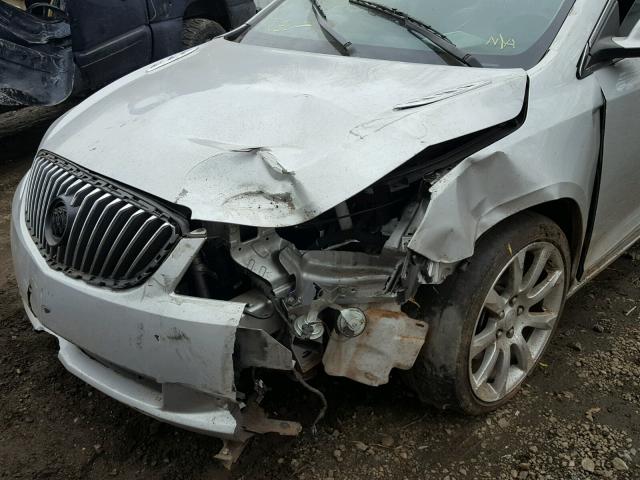 1G4GJ5E31DF283390 - 2013 BUICK LACROSSE T SILVER photo 9