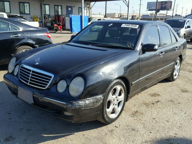 WDBJF65J42B483361 - 2002 MERCEDES-BENZ E 320 BLACK photo 2