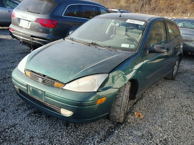 3FAFP31341R210737 - 2001 FORD FOCUS ZX3 GREEN photo 2