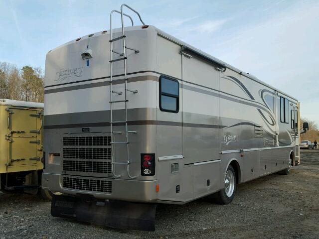 4UZ6XFBA5YCG13075 - 2000 FREIGHTLINER CHASSIS X TAN photo 4