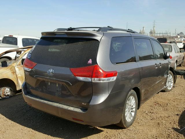 5TDYK3DC4CS250751 - 2012 TOYOTA SIENNA XLE CHARCOAL photo 4