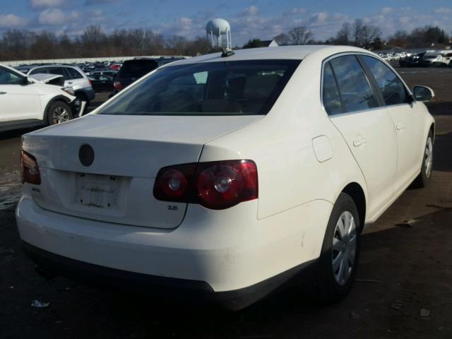 3VWRZ71K28M033349 - 2008 VOLKSWAGEN JETTA SE WHITE photo 4