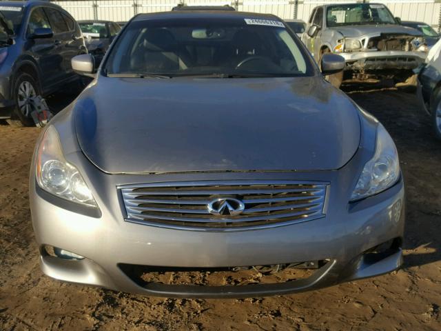 JNKCV64E98M123189 - 2008 INFINITI G37 BASE GRAY photo 9