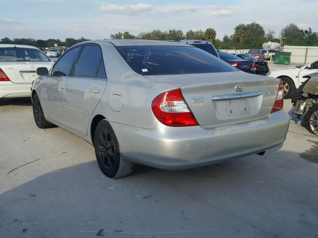 4T1BE32K32U094036 - 2002 TOYOTA CAMRY LE SILVER photo 3