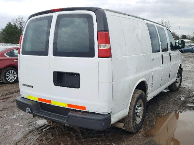 1GCGG25C081147451 - 2008 CHEVROLET EXPRESS G2 WHITE photo 4