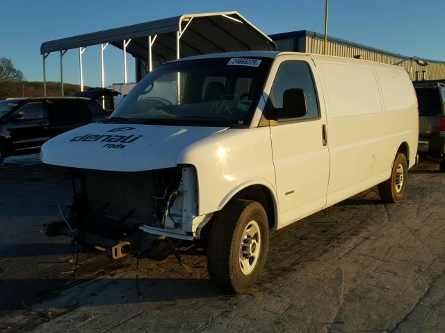 1GTHG396981156177 - 2008 GMC SAVANA G35 WHITE photo 2