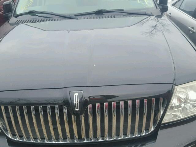 5LMFU28R34LJ26508 - 2004 LINCOLN NAVIGATOR 黑色 照片 7