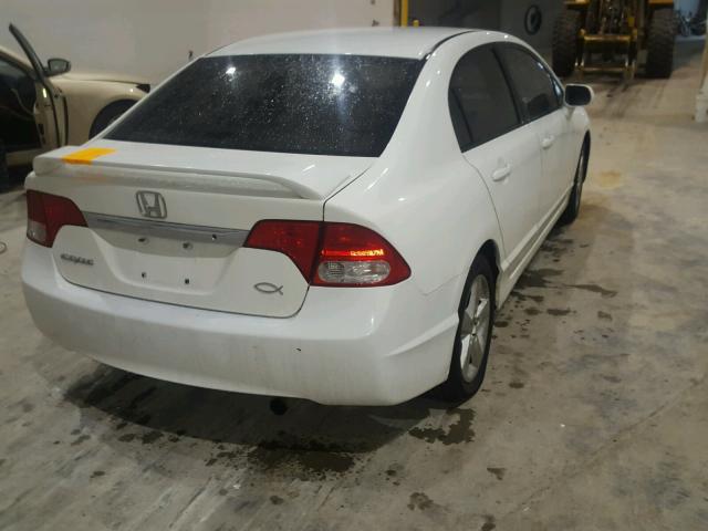 19XFA16589E010800 - 2009 HONDA CIVIC LX WHITE photo 4