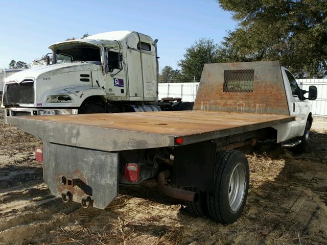 1FDAF56P33EB81991 - 2003 FORD F550 SUPER WHITE photo 4