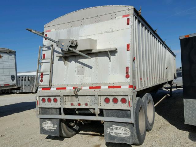 1T92C4429N0007632 - 1992 GRAN TRAILER SILVER photo 4