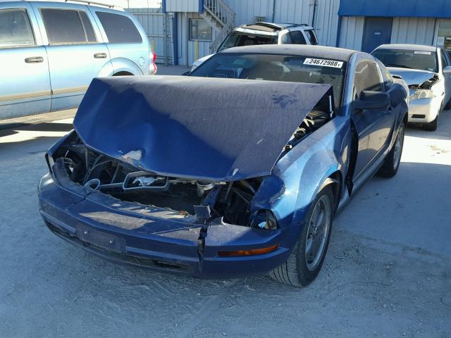 1ZVHT80N585152565 - 2008 FORD MUSTANG BLUE photo 2