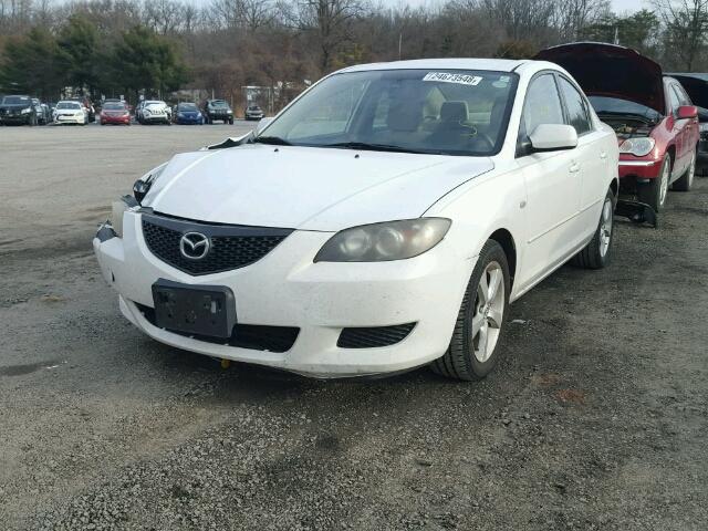 JM1BK12F351315886 - 2005 MAZDA 3 I WHITE photo 2