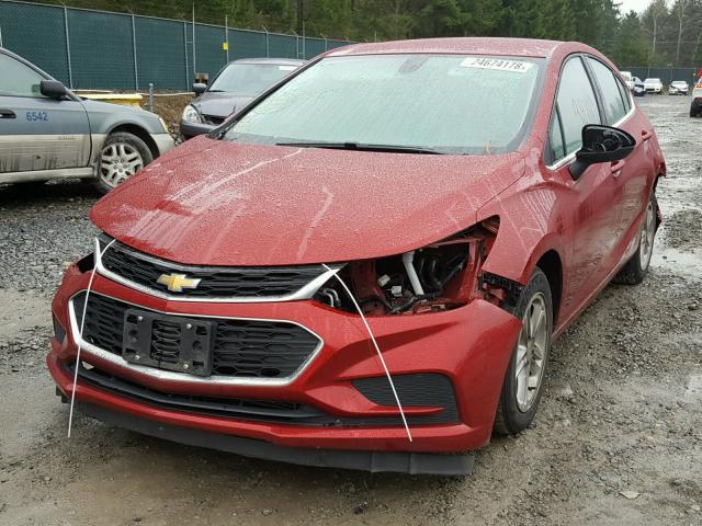 3G1BE6SM0HS566895 - 2017 CHEVROLET CRUZE LT RED photo 2