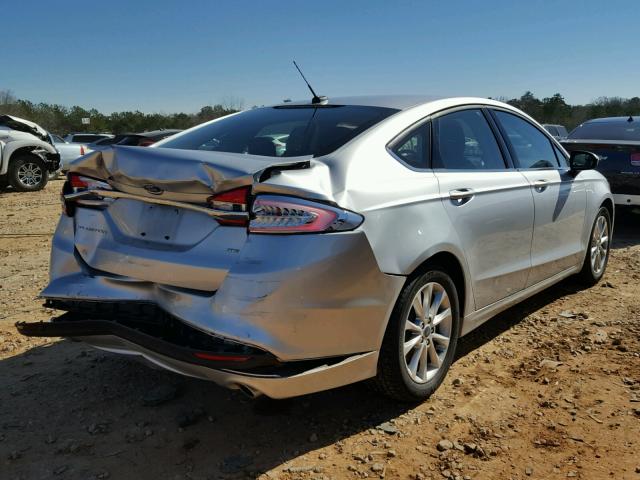 3FA6P0H77HR111492 - 2017 FORD FUSION SE SILVER photo 4