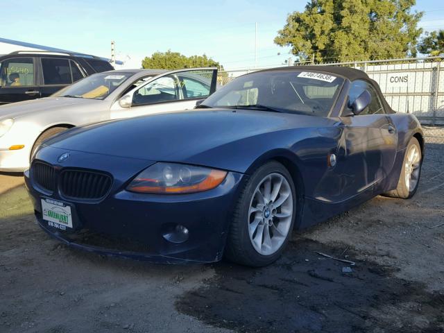 4USBT33463LS48380 - 2003 BMW Z4 2.5 BLUE photo 2