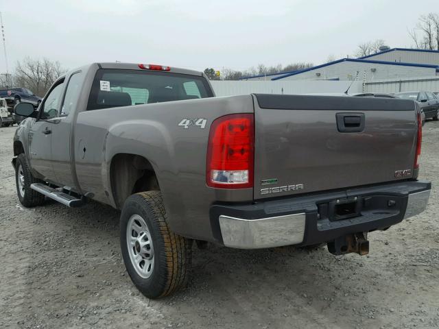 1GT22ZCG3CZ211368 - 2012 GMC SIERRA K25 BROWN photo 3