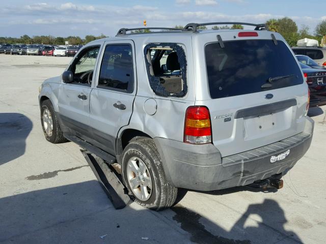 1FMYU93175DA18572 - 2005 FORD ESCAPE XLT SILVER photo 3