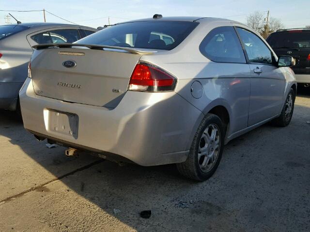 1FAHP3CNXAW202260 - 2010 FORD FOCUS SE SILVER photo 4