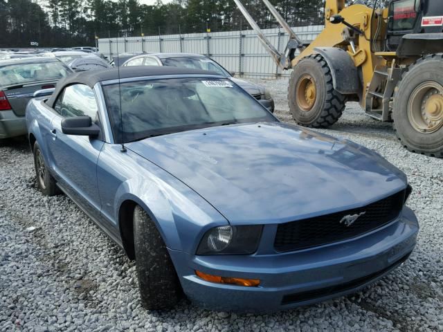 1ZVFT84N355258655 - 2005 FORD MUSTANG BLUE photo 1