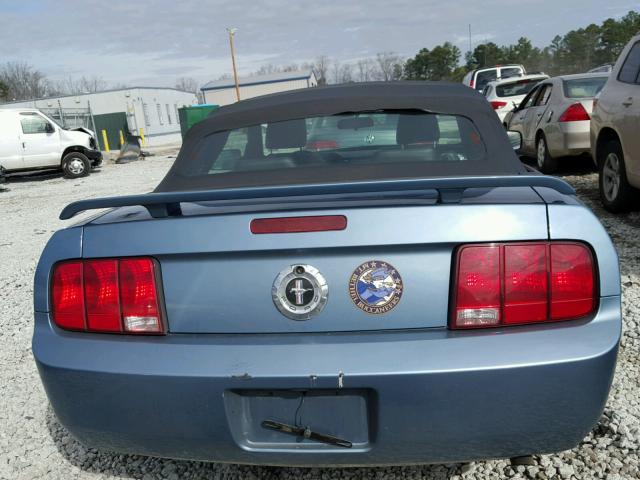 1ZVFT84N355258655 - 2005 FORD MUSTANG BLUE photo 9