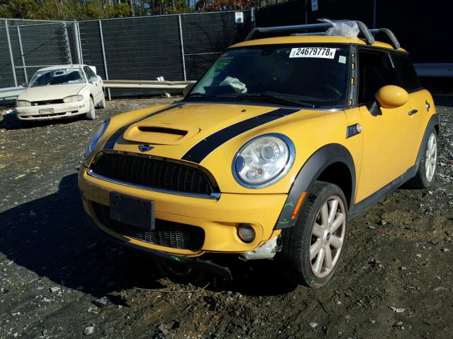 WMWMF73579TW85655 - 2009 MINI COOPER S YELLOW photo 2