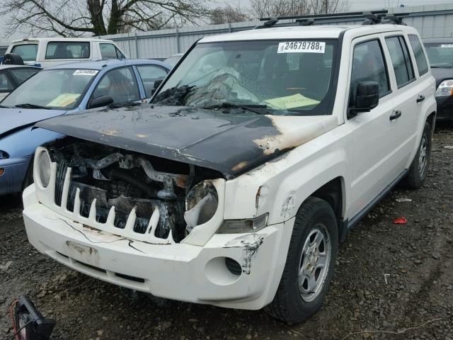 1J8FF28W87D371979 - 2007 JEEP PATRIOT SP WHITE photo 2