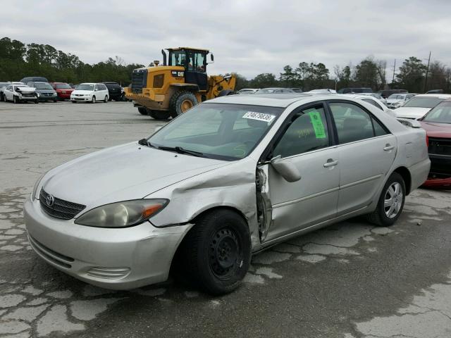4T1BE32K03U716304 - 2003 TOYOTA CAMRY LE SILVER photo 2