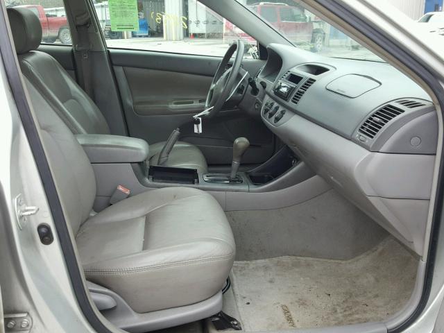 4T1BE32K03U716304 - 2003 TOYOTA CAMRY LE SILVER photo 5