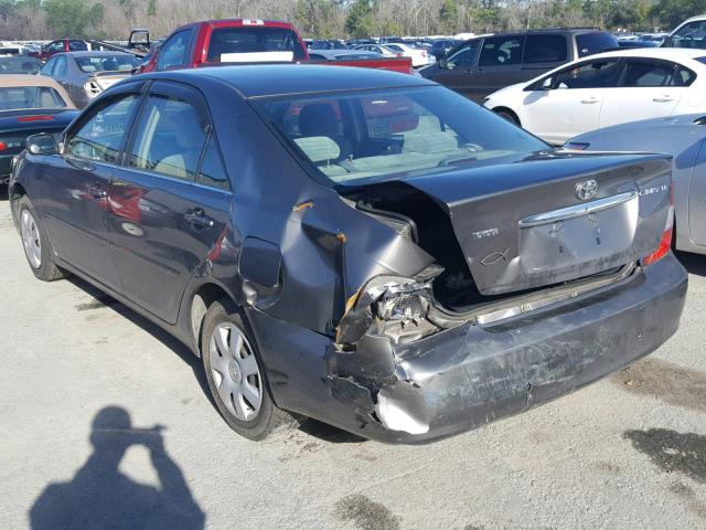 JTDBE32K620013767 - 2002 TOYOTA CAMRY LE GRAY photo 3