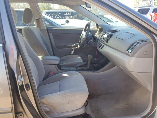 JTDBE32K620013767 - 2002 TOYOTA CAMRY LE GRAY photo 5