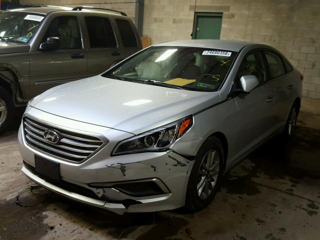 5NPE24AF5GH375261 - 2016 HYUNDAI SONATA SE SILVER photo 2