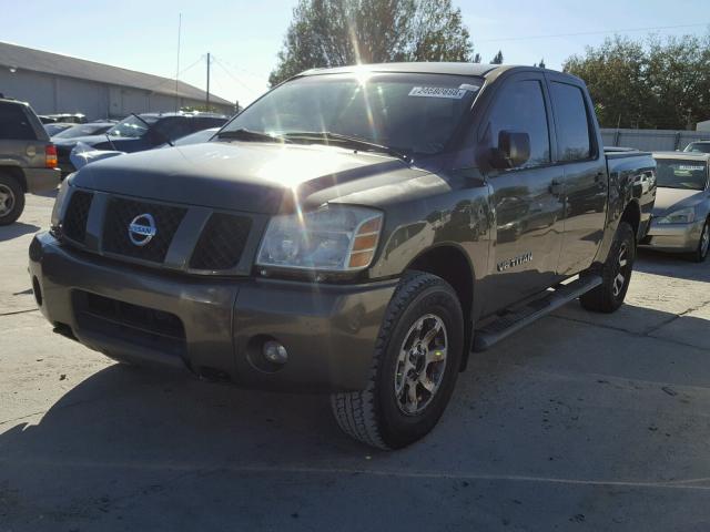 1N6AA07B55N517939 - 2005 NISSAN TITAN XE GREEN photo 2