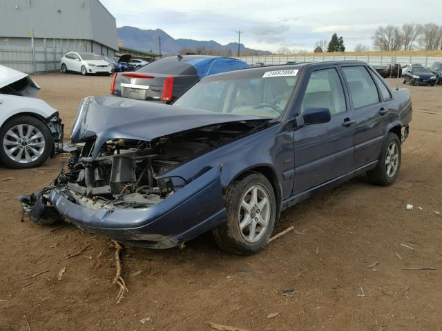 YV1LS5673W3487558 - 1998 VOLVO S70 GLT BLUE photo 2