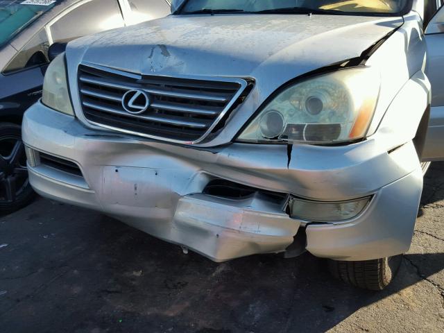 JTJBT20X540068290 - 2004 LEXUS GX 470 SILVER photo 9