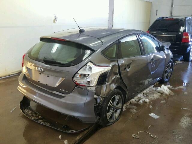 1FADP3K28EL459849 - 2014 FORD FOCUS SE GRAY photo 4