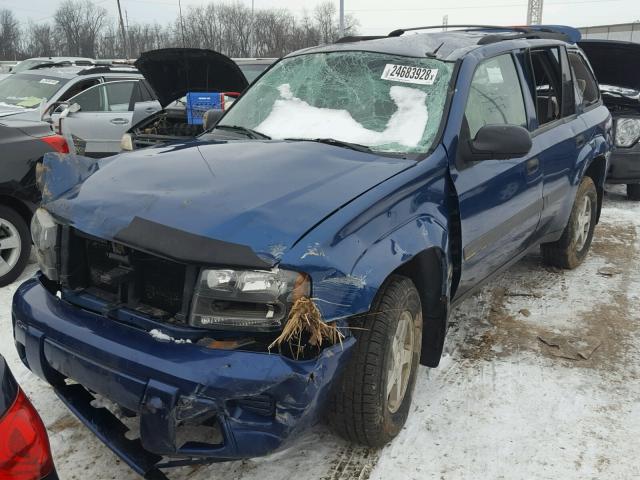 1GNDT13S652102398 - 2005 CHEVROLET TRAILBLAZE BLUE photo 2