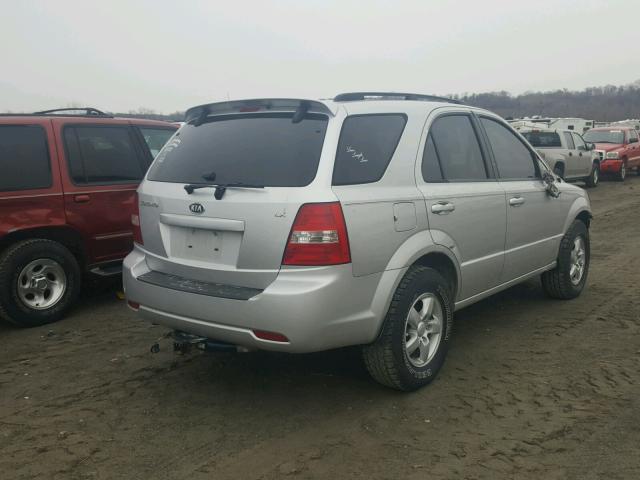 KNDJC735X95868440 - 2009 KIA SORENTO LX SILVER photo 4