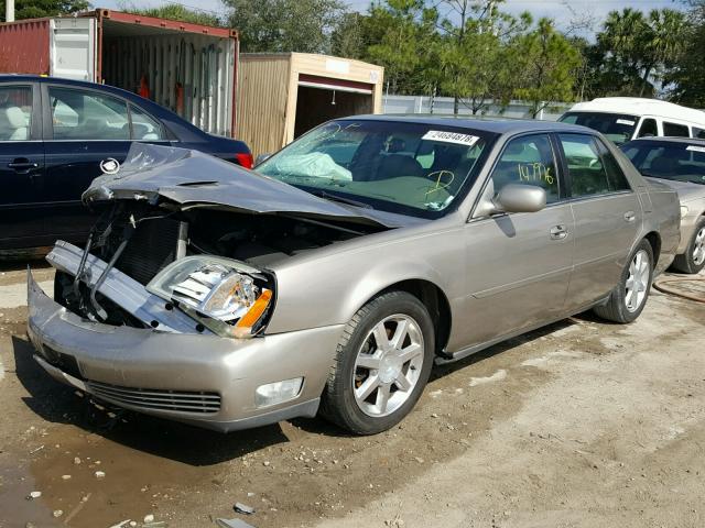 1G6KD54Y73U246070 - 2003 CADILLAC DEVILLE BEIGE photo 2