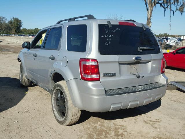 1FMCU03739KA26728 - 2009 FORD ESCAPE XLT SILVER photo 3