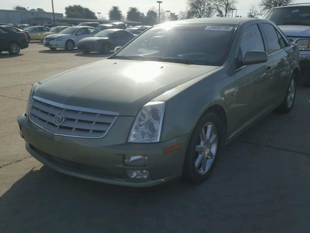 1G6DW677450225151 - 2005 CADILLAC STS GREEN photo 2