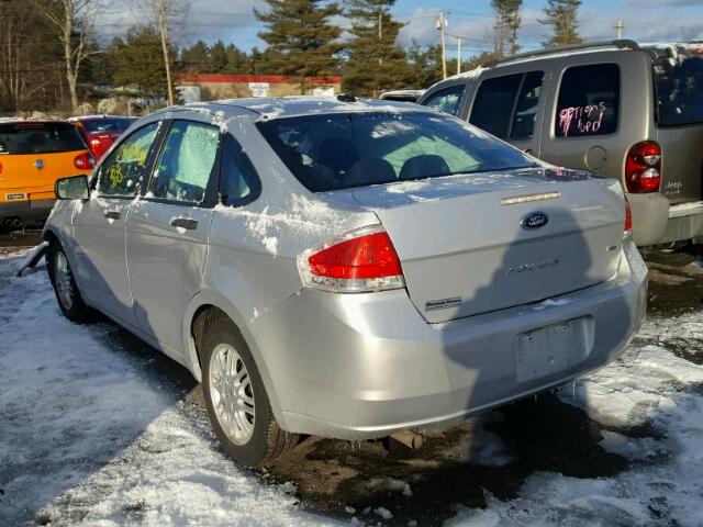 1FAHP3FN9BW186145 - 2011 FORD FOCUS SE SILVER photo 3