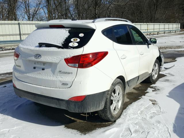 KM8JUCAC1DU725166 - 2013 HYUNDAI TUCSON GLS WHITE photo 4