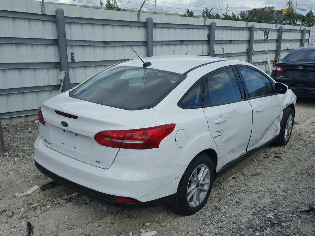 1FADP3F24JL206631 - 2018 FORD FOCUS SE WHITE photo 4