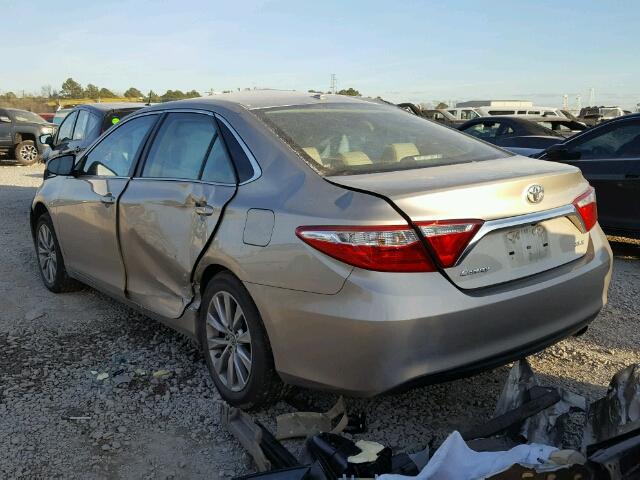 4T1BF1FK3FU943163 - 2015 TOYOTA CAMRY LE GOLD photo 3