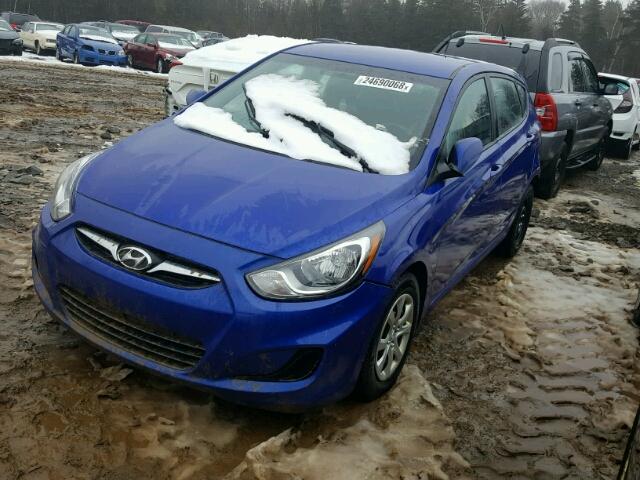 KMHCT5AE2DU110666 - 2013 HYUNDAI ACCENT GLS BLUE photo 2